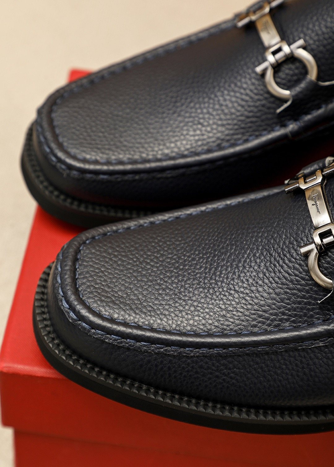 Ferragamo Black Pebble-Grain Bit Loafers